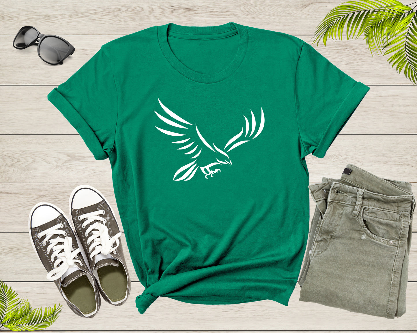 Flying Soaring Falcon Sea Hawk Bird Lover Gift for Men Women T-Shirt Cool Falcon Lover Gift T Shirt for Girls Boys Youth Graphic Tshirt