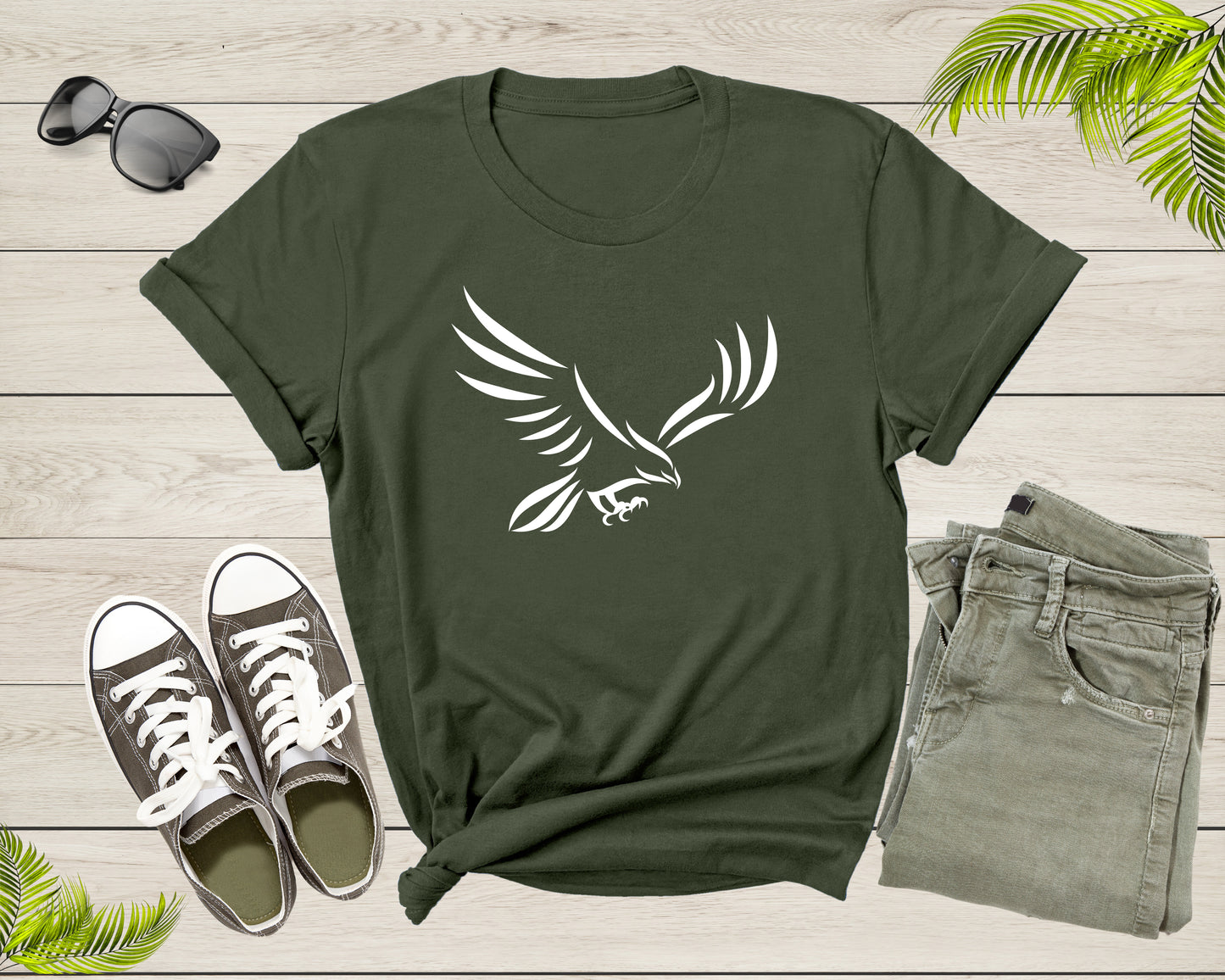 Flying Soaring Falcon Sea Hawk Bird Lover Gift for Men Women T-Shirt Cool Falcon Lover Gift T Shirt for Girls Boys Youth Graphic Tshirt