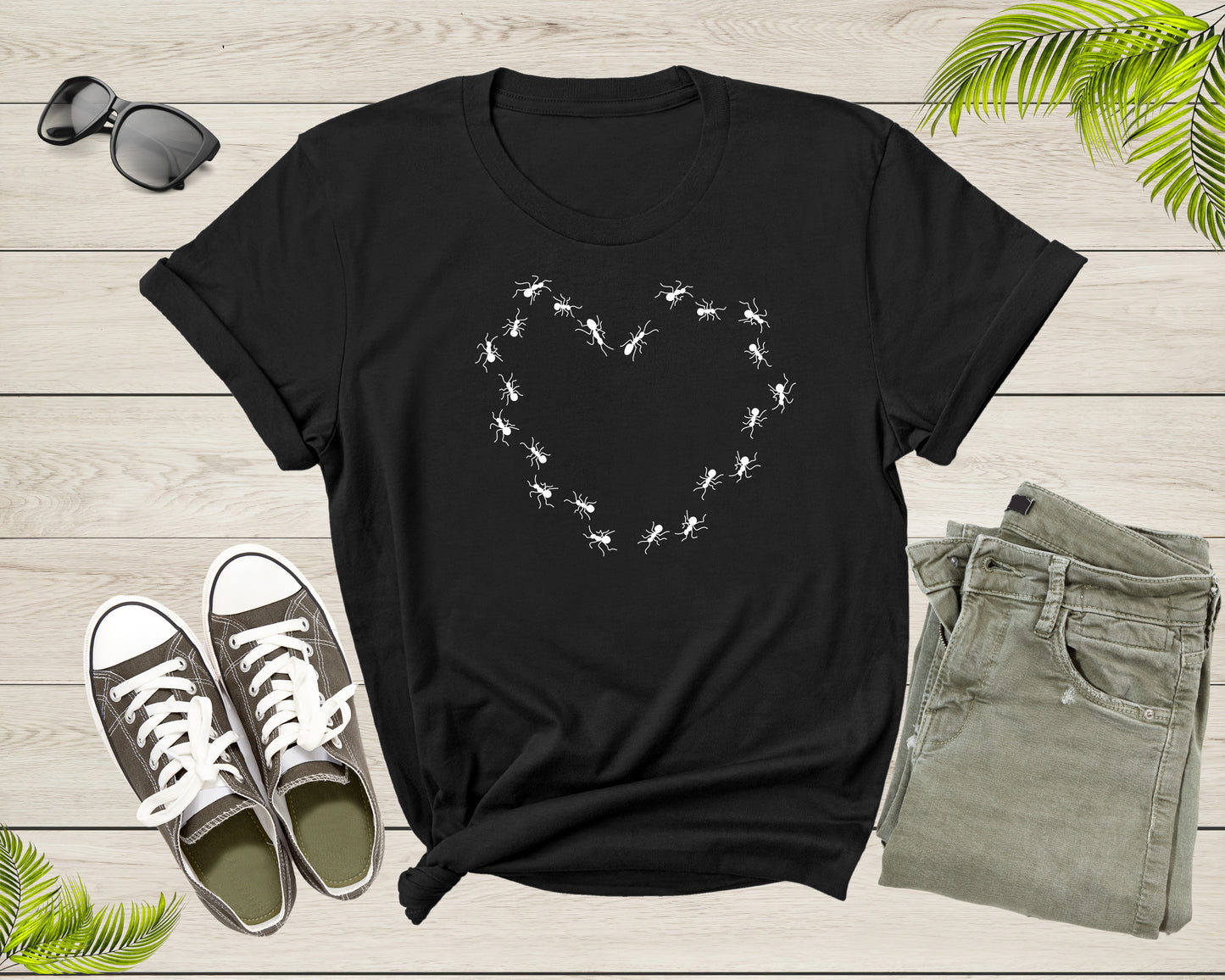 Fire Ant Themed Heart Print Graphic Lover Gift for Men Women T-Shirt Cool Ant Bug Termite Silhouette Graphic Design Print Boys Girls T-shirt