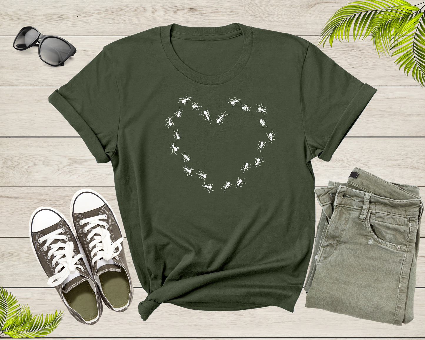 Fire Ant Themed Heart Print Graphic Lover Gift for Men Women T-Shirt Cool Ant Bug Termite Silhouette Graphic Design Print Boys Girls T-shirt
