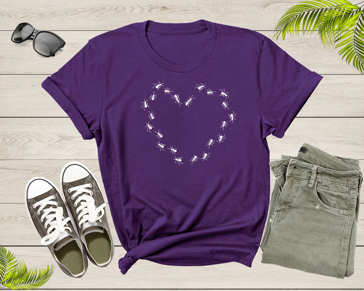 Fire Ant Themed Heart Print Graphic Lover Gift for Men Women T-Shirt Cool Ant Bug Termite Silhouette Graphic Design Print Boys Girls T-shirt