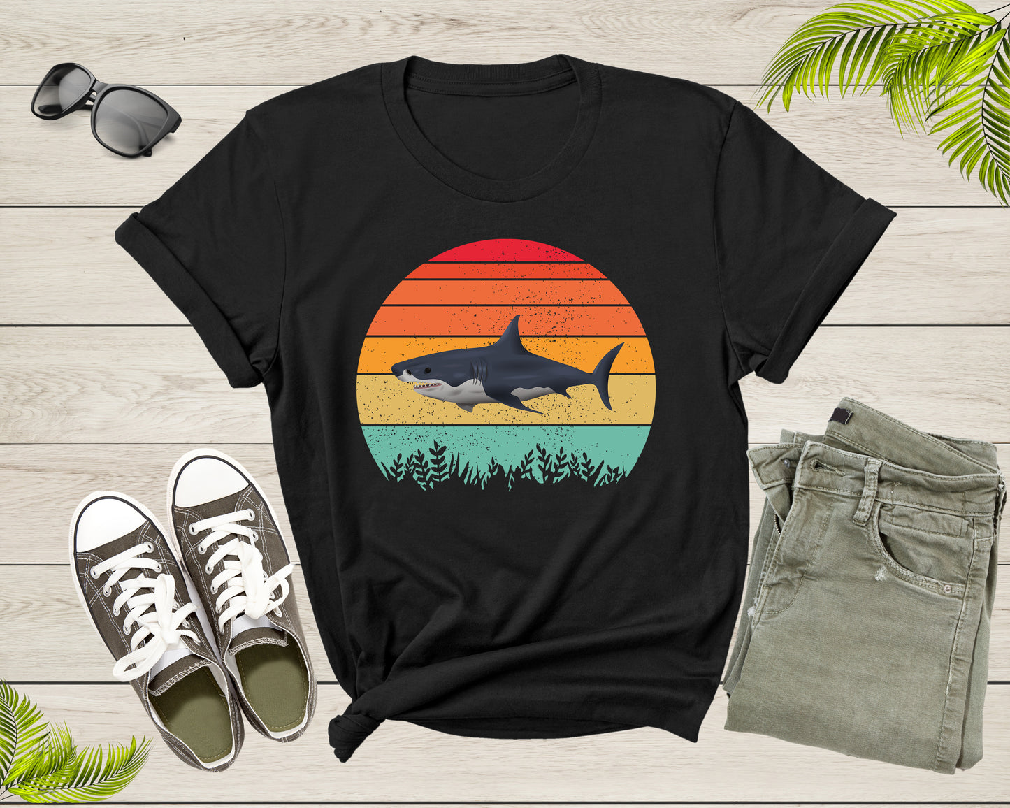 Retro Sunset Vintage Cute Shark Lover Fish Animal Lover Gifts Men Shirt T-Shirt Ocean Life Shirt Shark Birthday Shirt for Women Men Kids