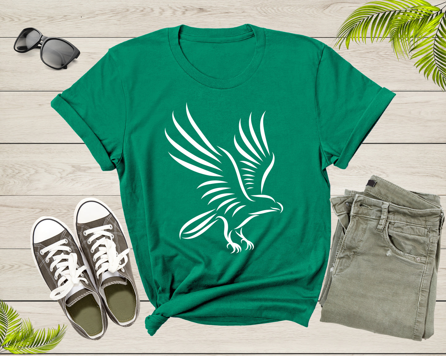 Flying Soaring Falcon Sea Hawk Bird Lover Gift for Men Women T-Shirt Cool Falcon Lover Gift T Shirt for Girls Boys Youth Graphic Tshirt